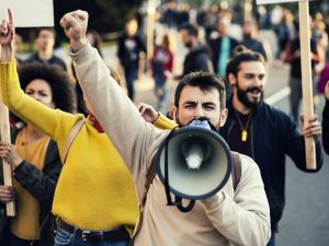 Corrélation entre la médiation et la politique